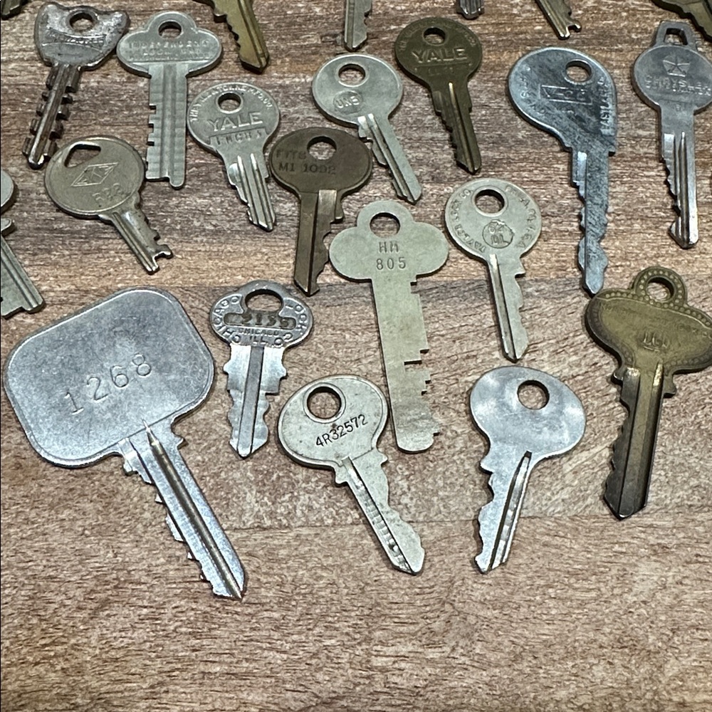 Vintage Key Collection - Picture 8 of 8